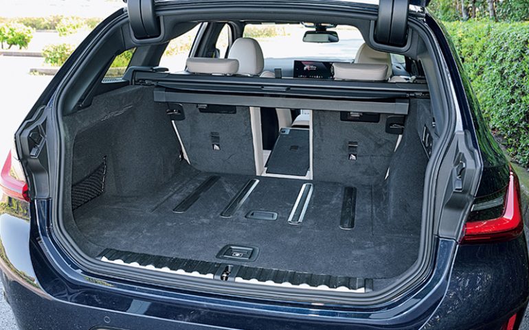 BMW『320d xDriveツーリング』