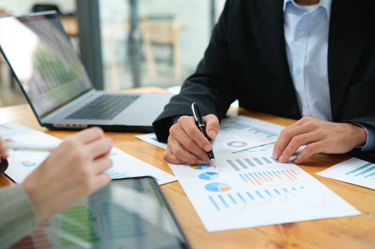 マーケティング会議