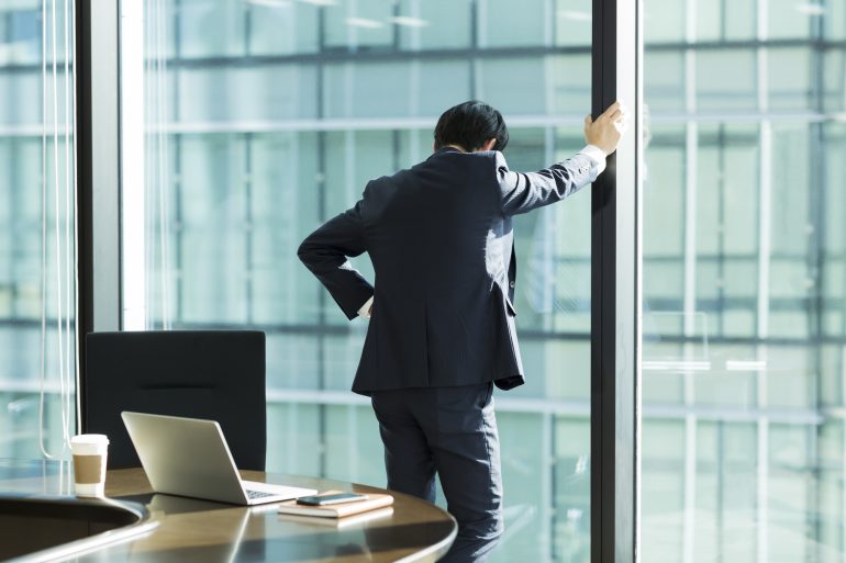 ビジネスパーソンの後姿