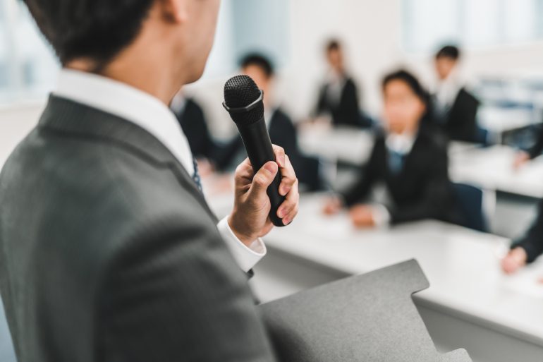 セミナーの講師