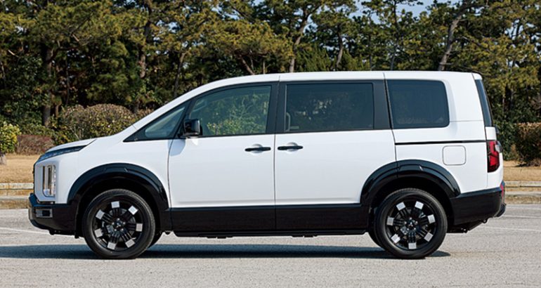 三菱『デリカD：5』