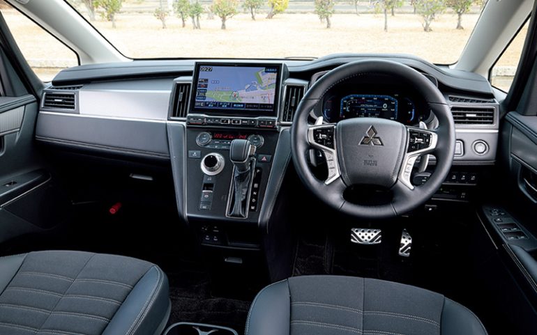 三菱『デリカD：5』