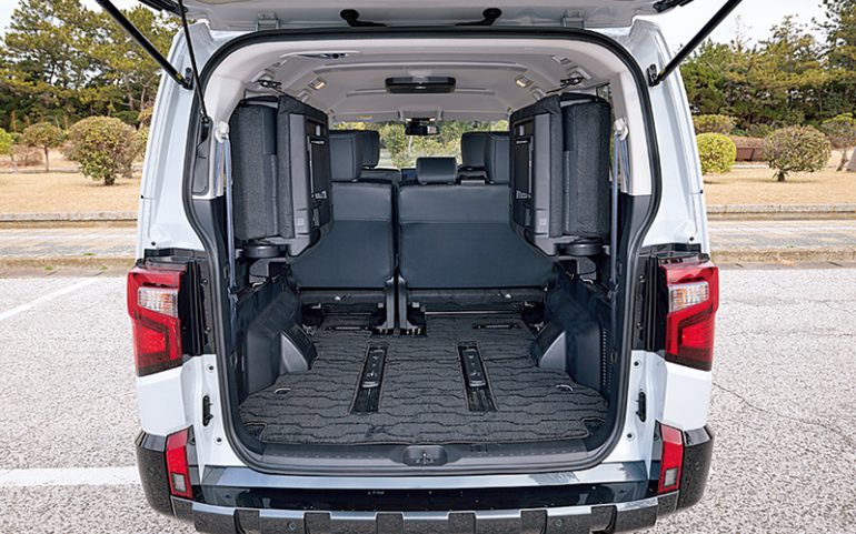 三菱『デリカD：5』