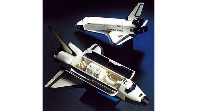 タミヤ『1/100 スペースシャトル オービター』
