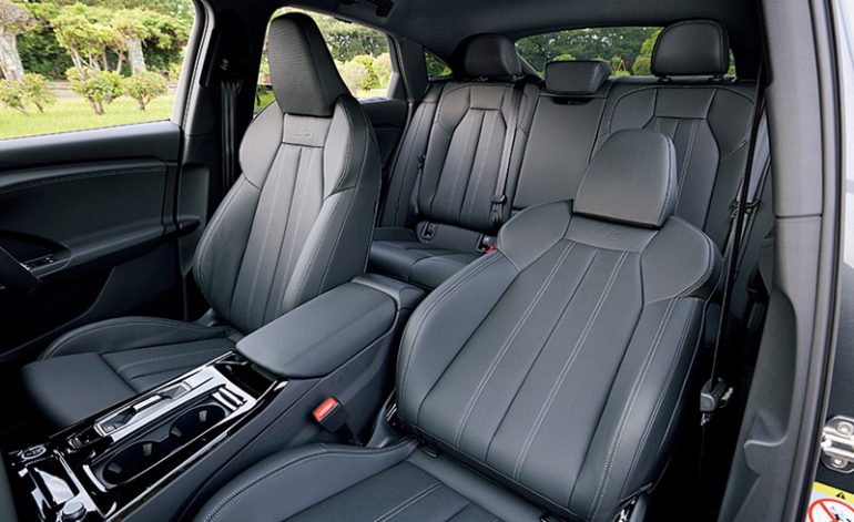 アウディ『Q6 Sportback e-tron』
